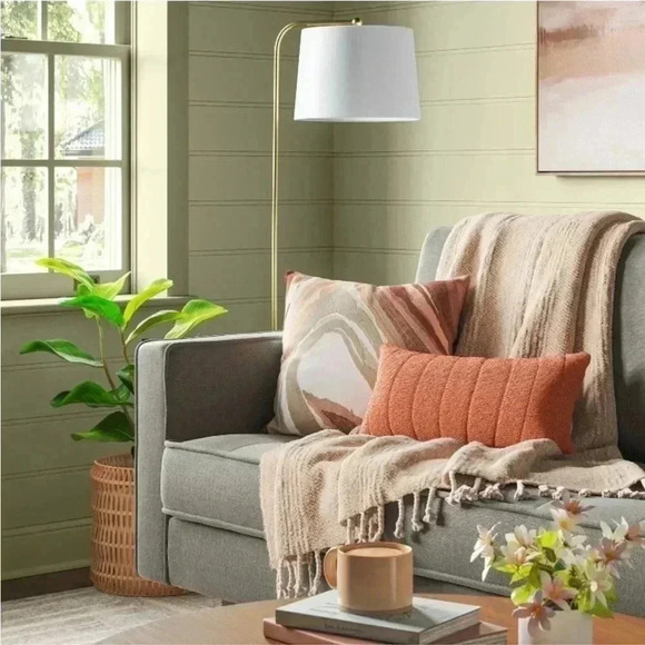 NWT Crystal Chenille Woven Throw Blanket
Beige - Threshold - Picture 2 of 5